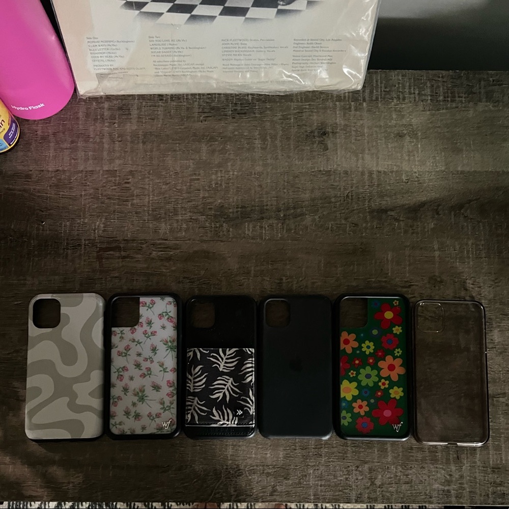 6 iPhone 11 cases